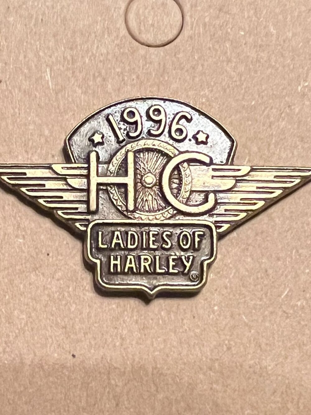1996 Harley-Davidson Ladies of Harley Winged Pin (008)